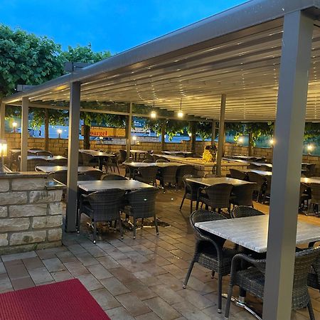 Lightplace • Groessere Gruppen • 4 Einzelzimmer • Boxspring • Smart Tv • Biergarten • Restaurant Braunschweig Esterno foto