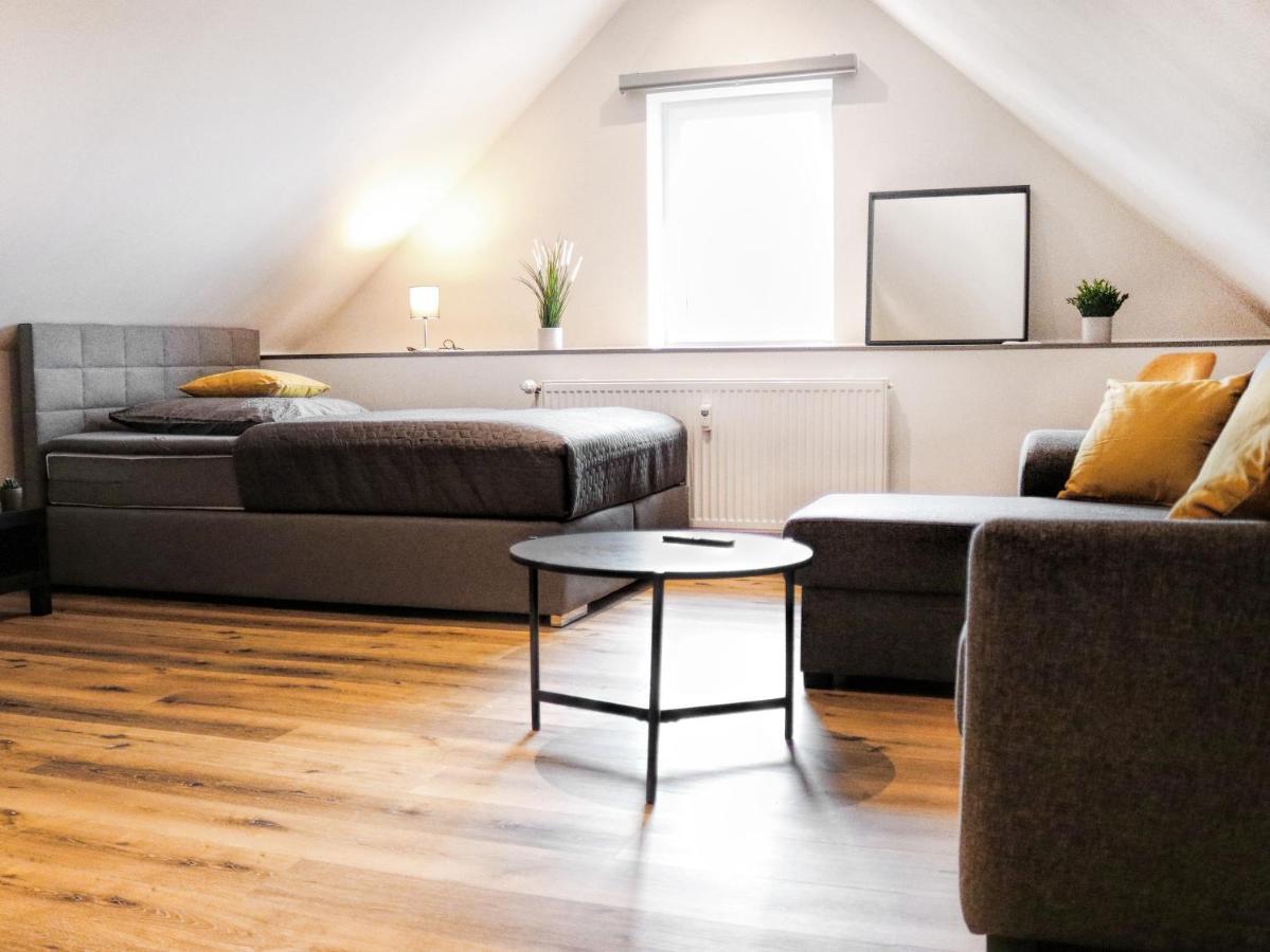 Lightplace • Groessere Gruppen • 4 Einzelzimmer • Boxspring • Smart Tv • Biergarten • Restaurant Braunschweig Esterno foto